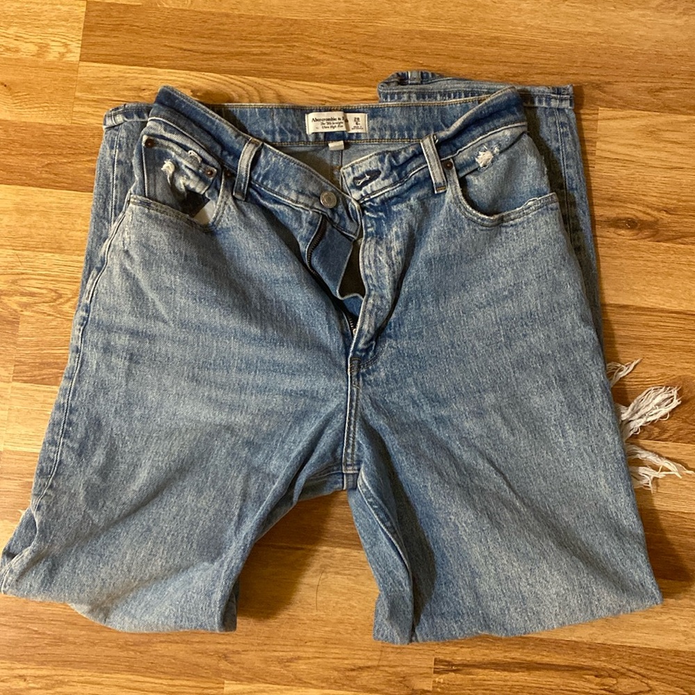 A&F The 90’s straight ultra high rise jean